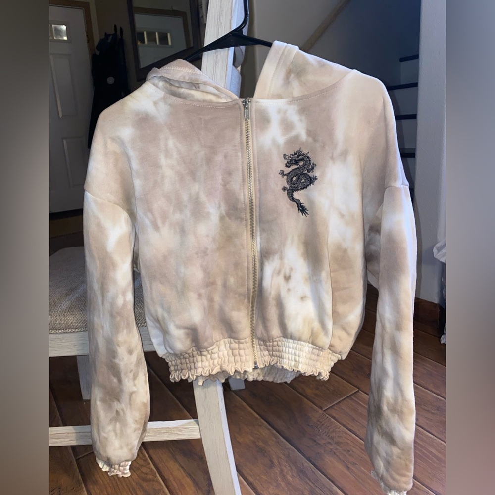 XL Dragon Cropped sweater